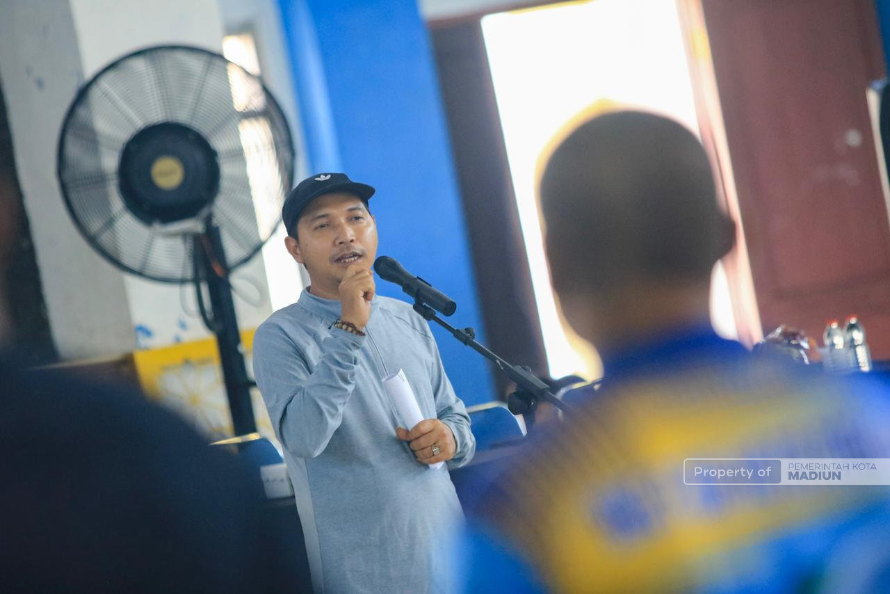 Buka Coaching Clinic, Plt Wali Kota Madiun Dorong Guru PJOK Cetak Generasi Sehat Berkarakter