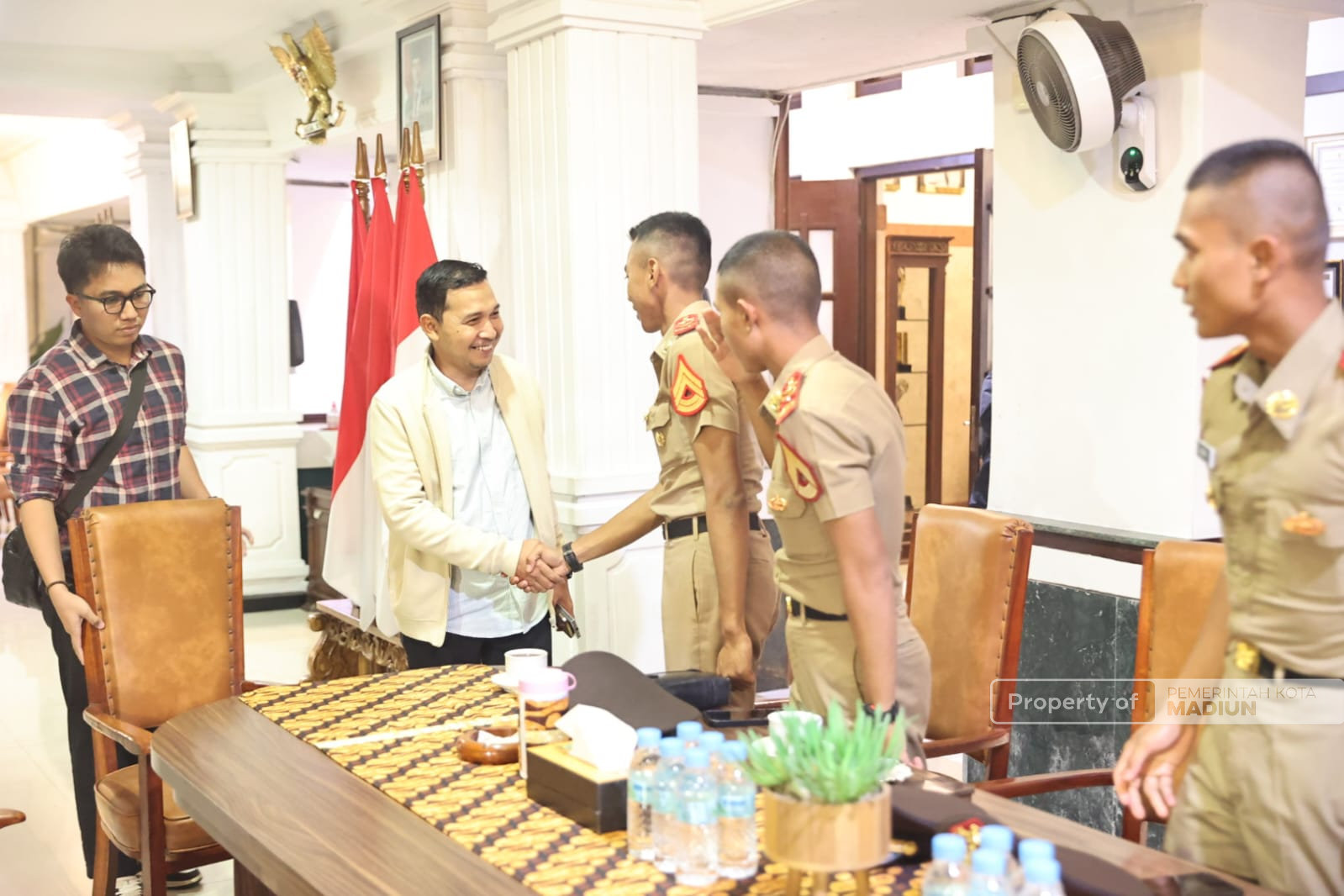 Empat Taruna Akmil dan AAU Bersilaturahmi, Plt Wali Kota Titip Jaga Kota Madiun Dimana Saja