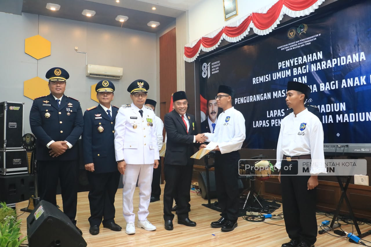 Plt Wali Kota Hadiri Penyerahan Remisi Warga Binaan Lapas I Madiun