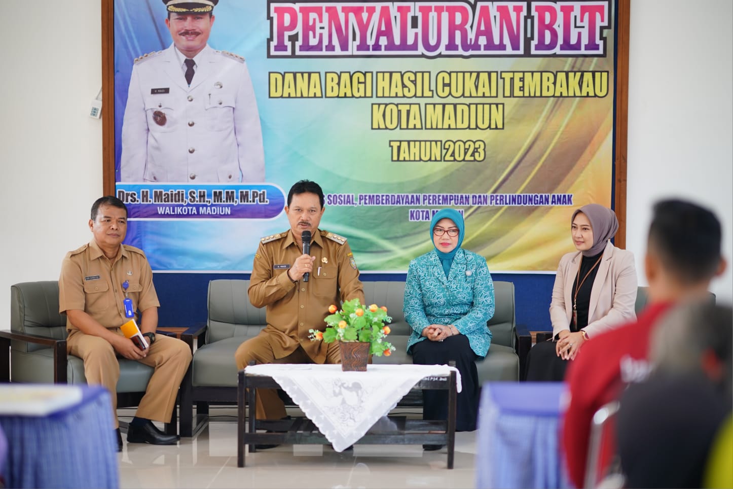 Salurkan Bantuan DBHCHT, Wali Kota Harap Bermanfaat Bagi Penerima