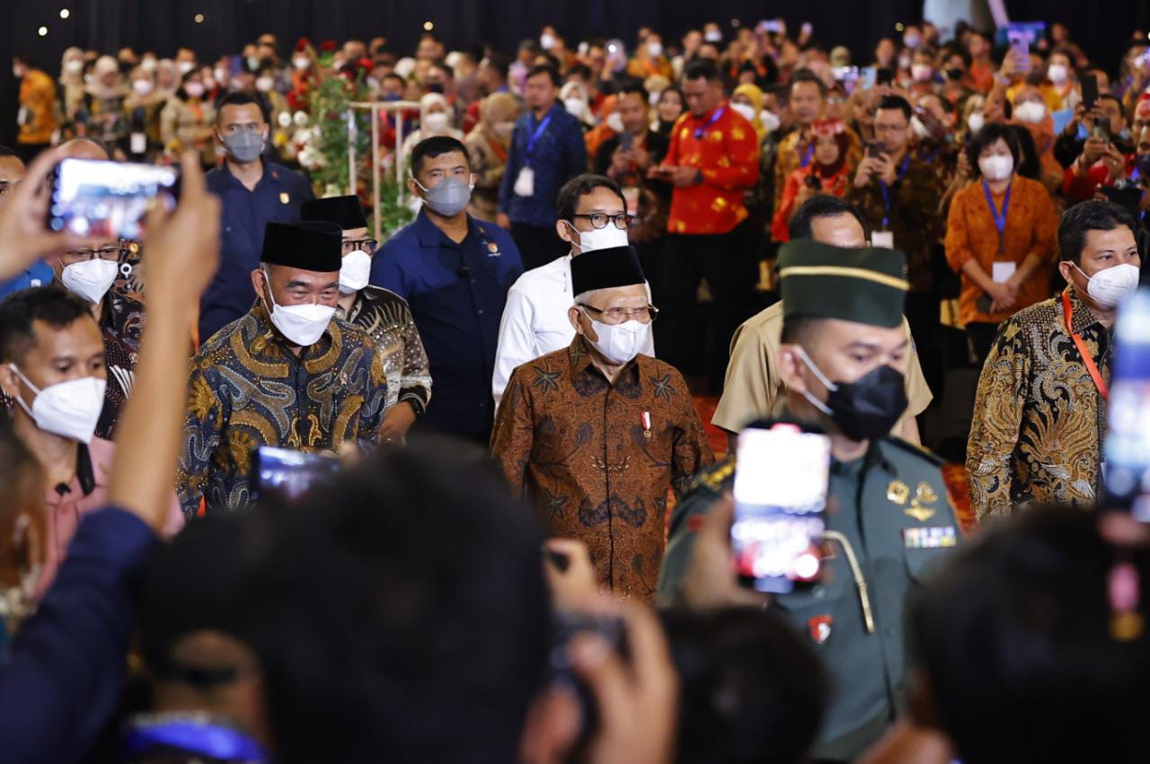 Beri Jaminan Kesehatan Masyarakat Secara Menyeluruh, Pemkot Raih Penghargaan UHC dari Pusat