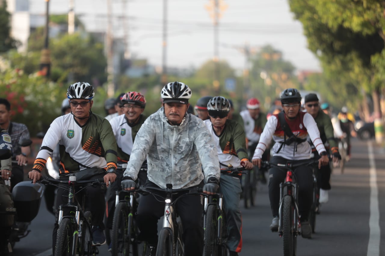 Gowes Keliling Kota, Wali Kota Cek Pembangunan Fasum Dan Sekolah