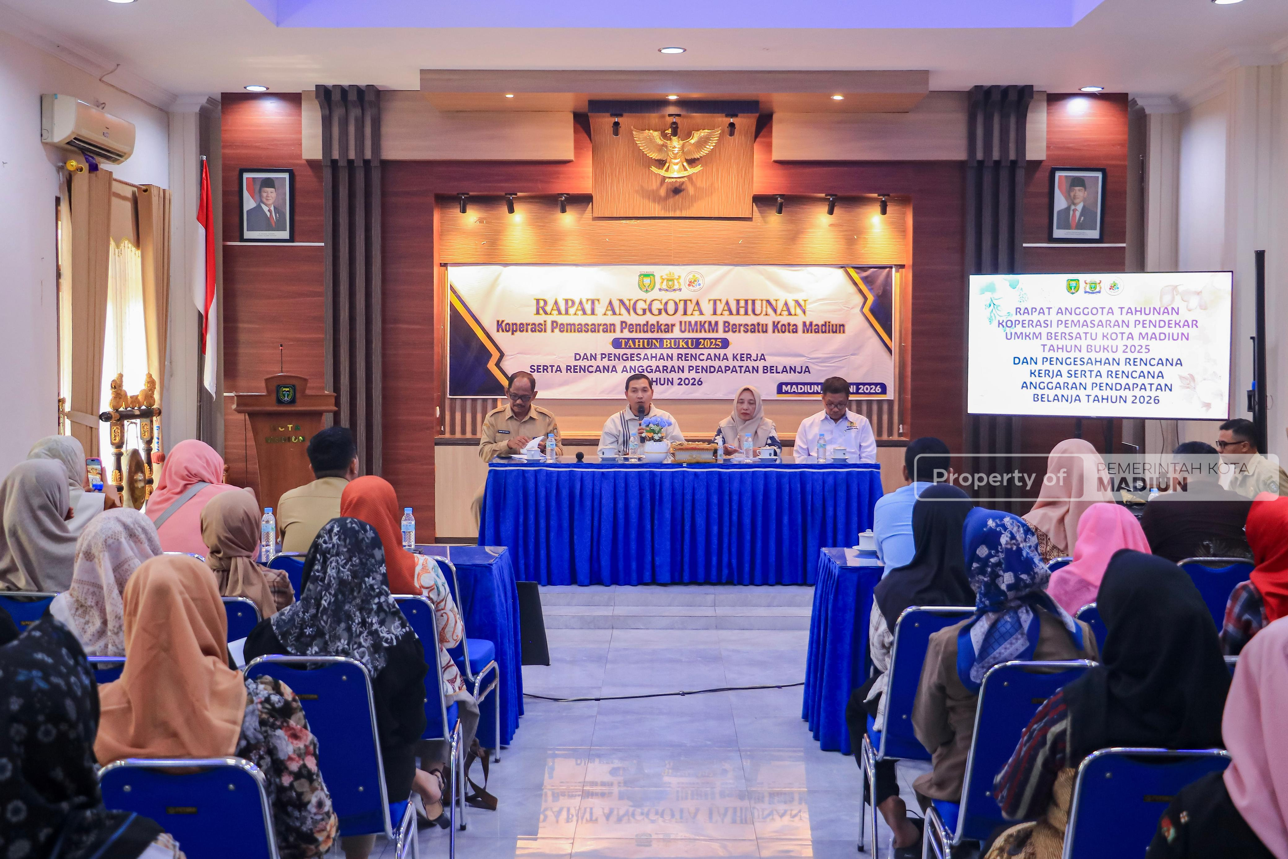 Hadiri RAT Koperasi Pendekar, Plt Wali Kota Dorong Koperasi Jadi Motor Penggerak UMKM Naik Kelas
