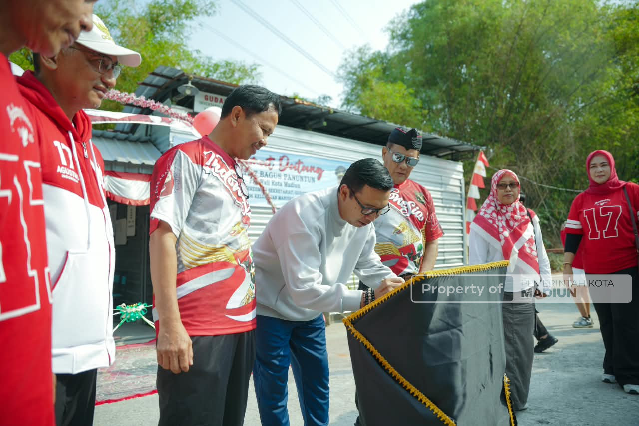 Wujudkan Zero Waste 2027, Plt Wali Kota Resmikan Bank Sampah GEMES 17
