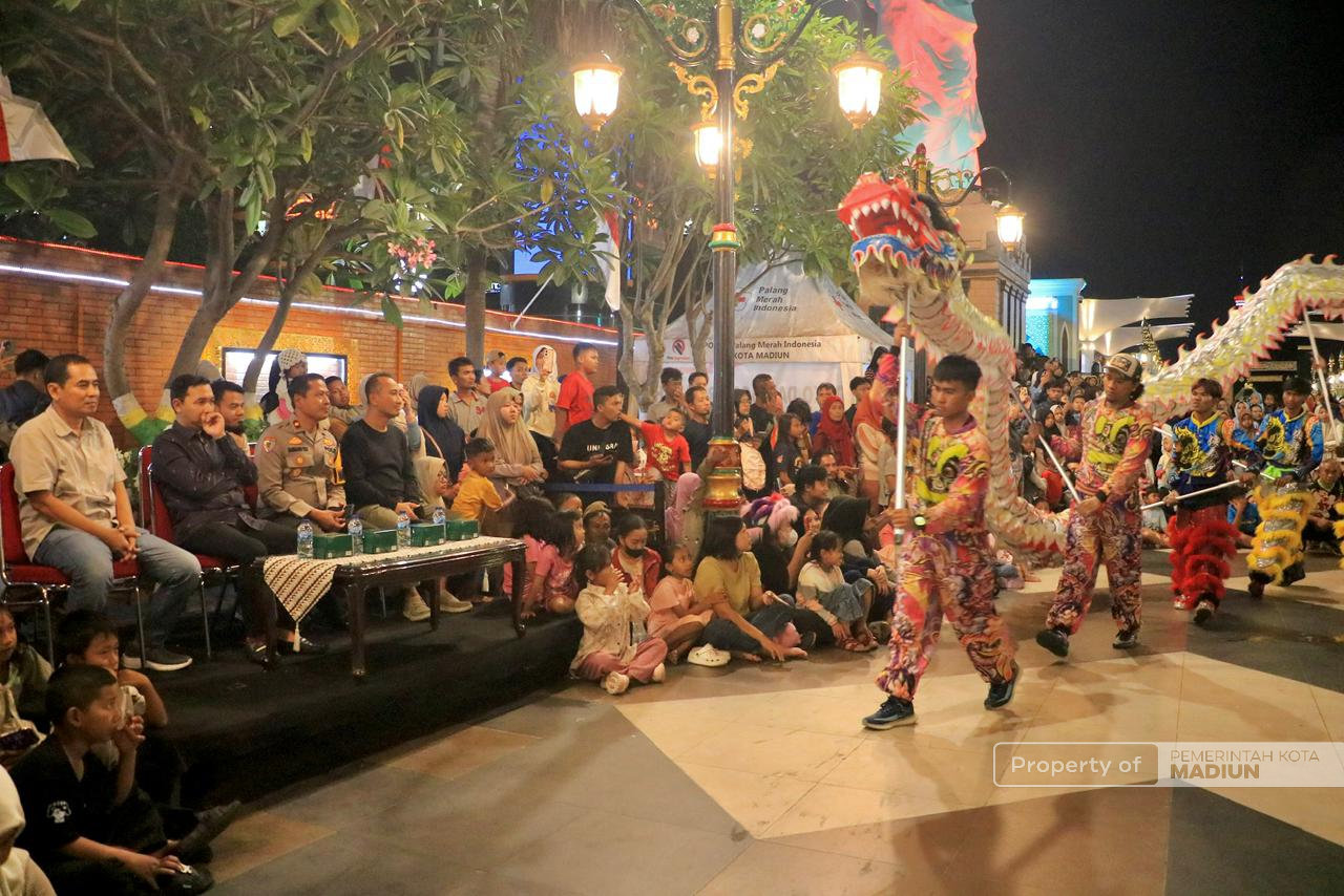 Barongsai Semarakkan Libur Lebaran, Plt Wali Kota Madiun Perkuat Toleransi dan Pariwisata Lokal