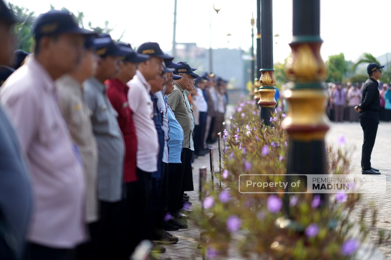 Gelar Apel Pejabat Struktural, Wali Kota Tegaskan ASN Harus Melayani Masyarakat