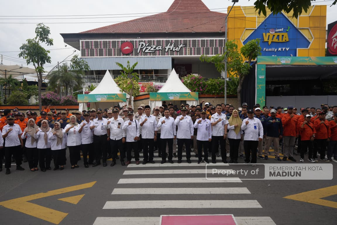 Apel Satgas Tahun Baru 2026, Wawali Ajak Wujudkan ‘Madiun Berkilau’ yang Nyaman dan Aman