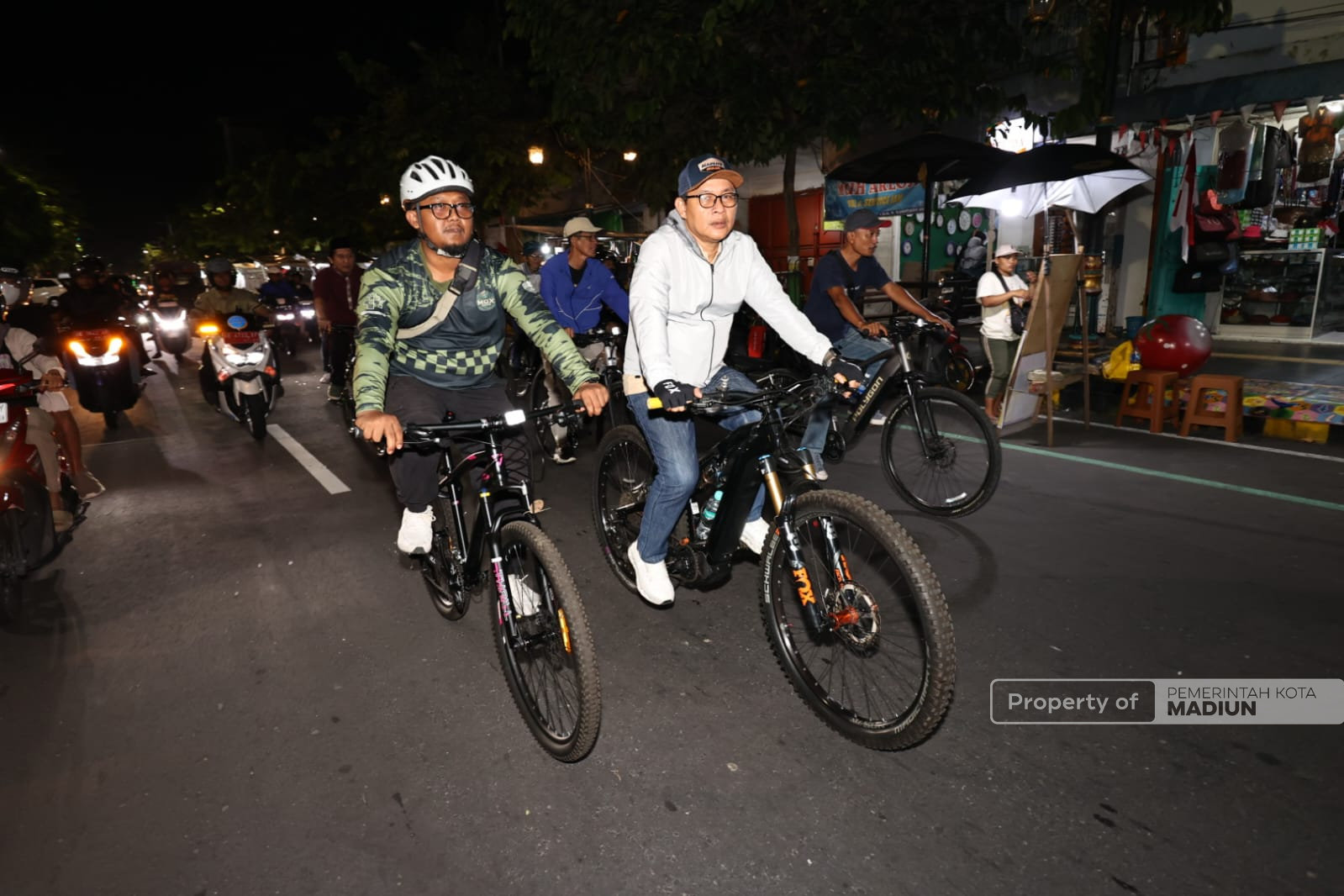 Pantau Kota Sambil Gowes, Plt Wali Kota Madiun Cek Keamanan dan Lalu Lintas Jelang Lebaran