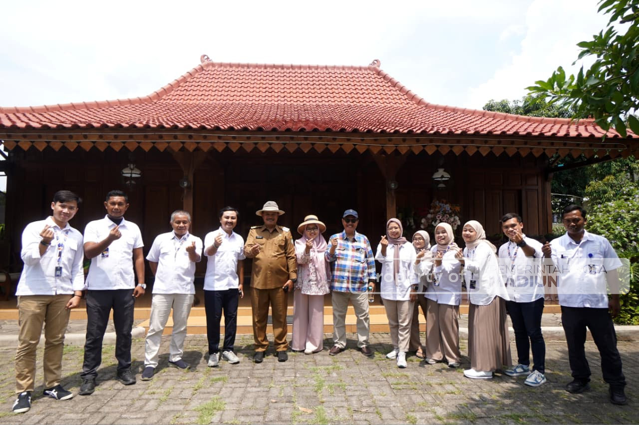 Jadi Narasumber di Radio Madya FM, Wali Kota Paparkan Strategi Menuju Madiun Mendunia