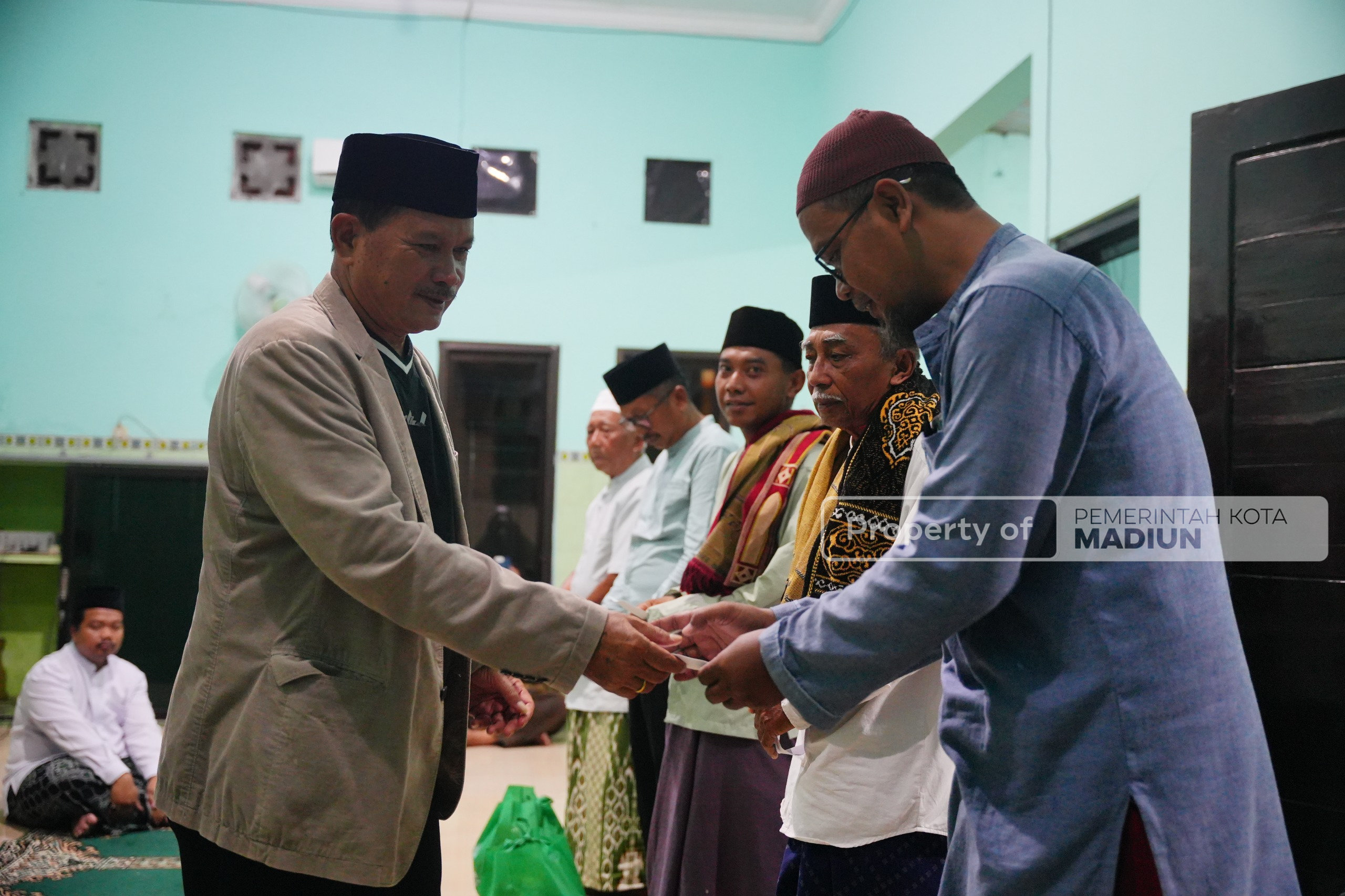 Mempererat Silaturahmi, Wali Kota Madiun Safari Salat Isya di Kelurahan Winongo