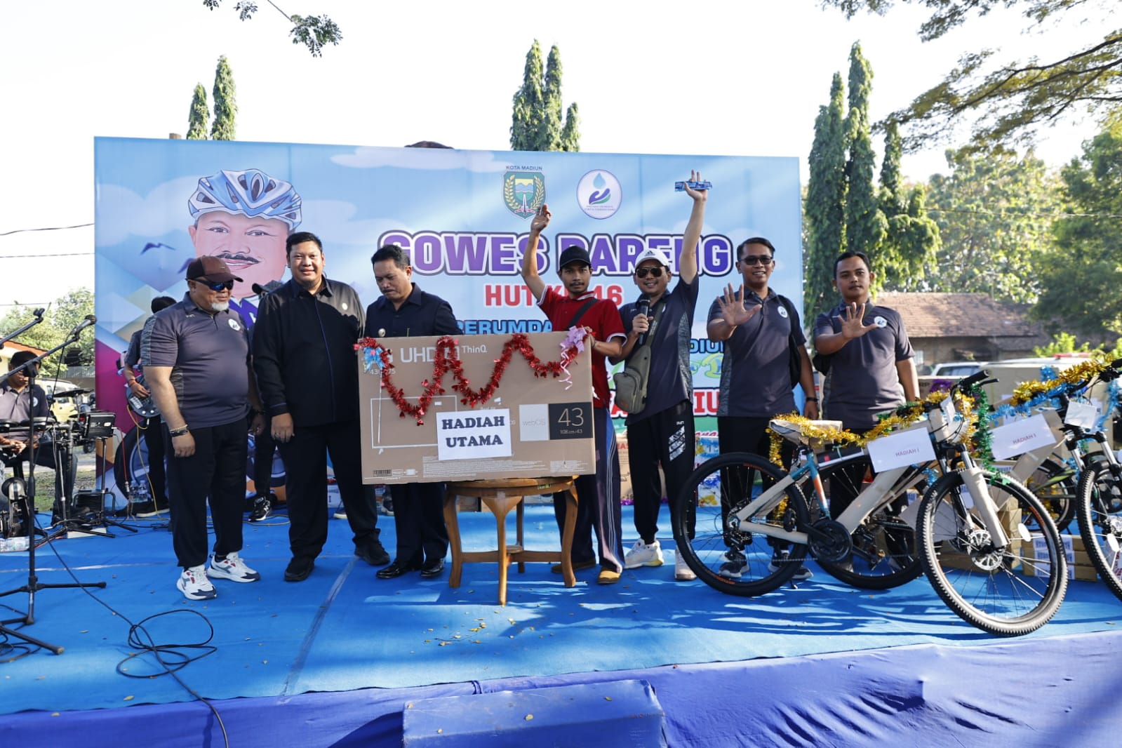 Gowes Bareng Hari Jadi ke-46 PDAM Tirta Taman Sari, Wali Kota Ingatkan Jangan Jadi Korban Perubahan