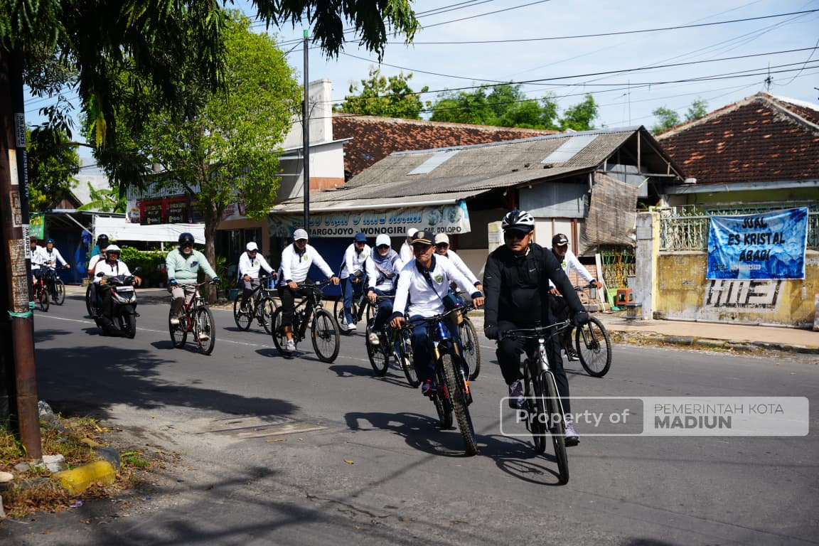 Gowes Pagi, Dr. Maidi Keliling Kota Lakukan Inspeksi