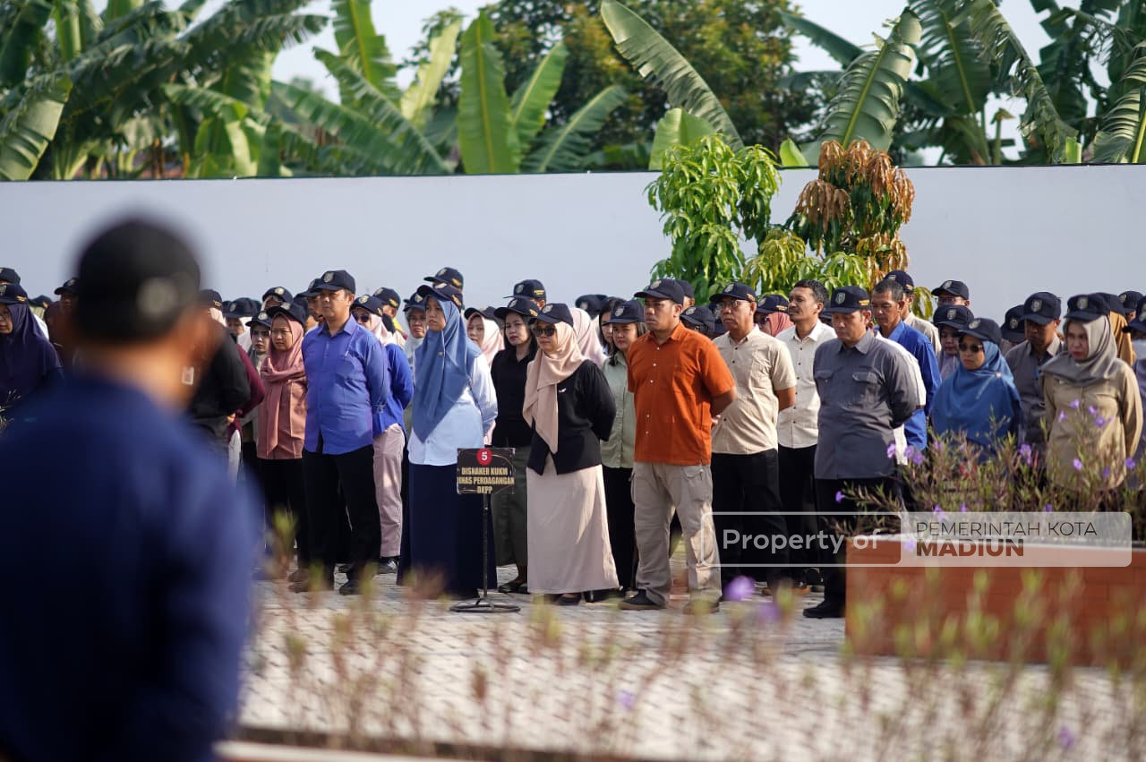 Gelar Apel Pejabat Struktural, Wali Kota Tegaskan ASN Harus Melayani Masyarakat