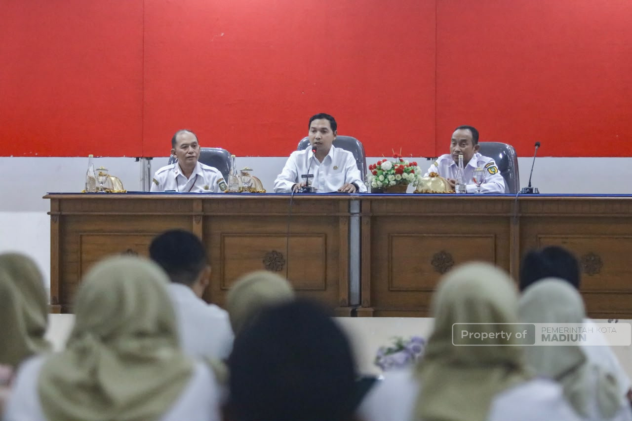 Buka Pelatihan Bahasa Inggris Bagi Aparatur, Plt Wali Kota Ingin ke Depan Juga Bahasa Mandarin