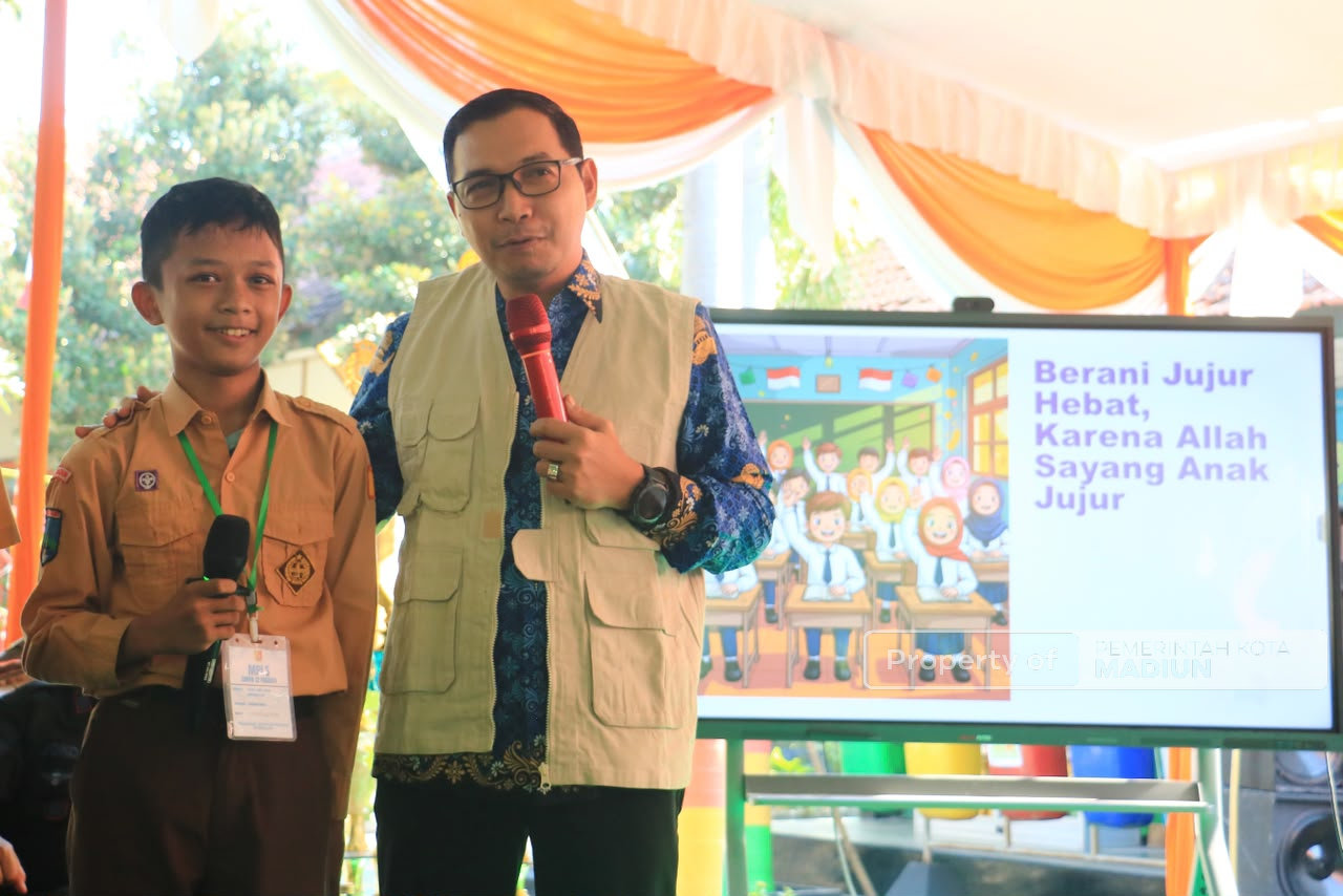 Cetak Generasi Cerdas dan Berkarakter, Plt Wali Kota Madiun Perkuat Pendidikan Karakter Sejak MPLS