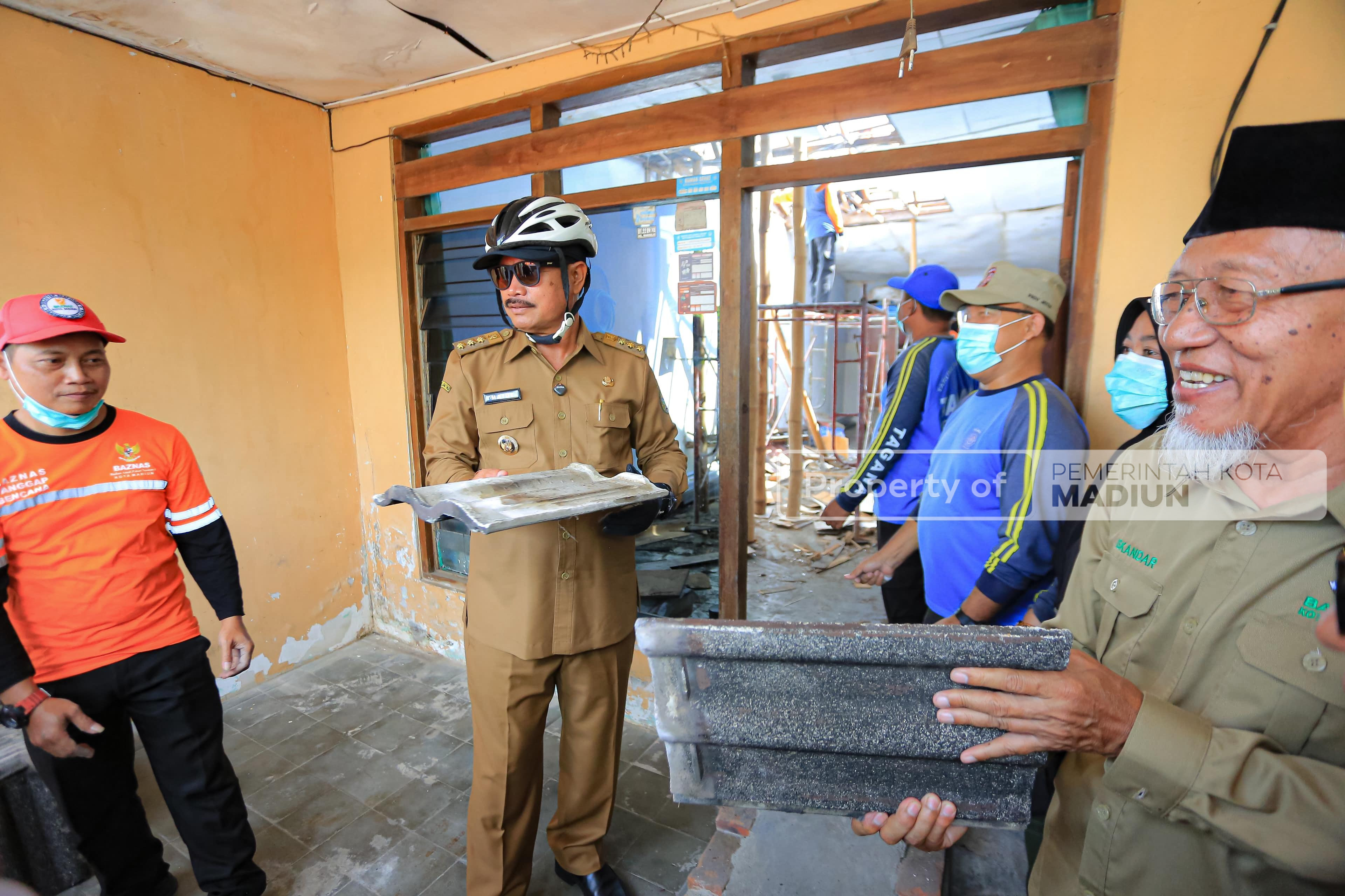 Sinergi Pemkot dan Baznas, Wali Kota Maidi Tinjau Rumah Warga yang Dapat Bantuan Perbaikan