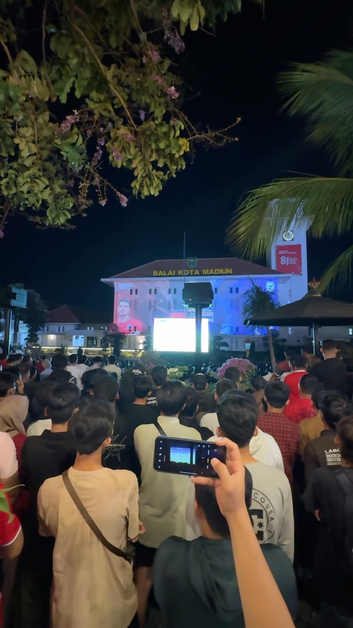 Kemarin malam tim nasional sepak bola kita mengukir sejarah manis di ajang FIFA ASEAN Cup 2026. Timnas kita berhasil men...