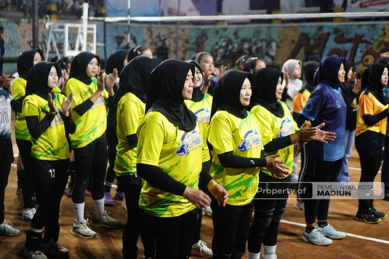Buka Turnamen Bola Voli Putri Gajah Cup 2026, Plt Wali Kota Bakal Lengkapi Fasilitas Lapangan