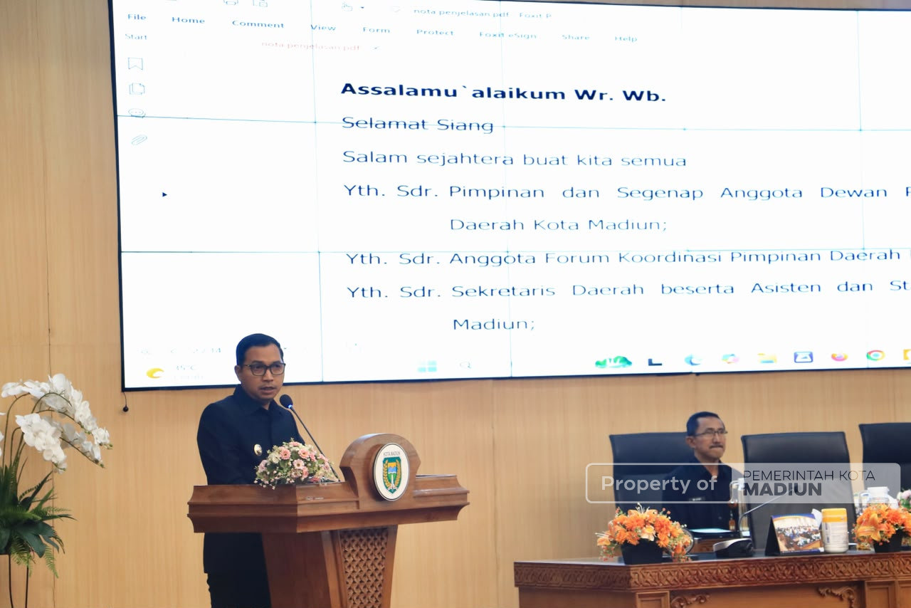 Sampaikan Nota Penjelasan Empat Raperda, Plt Wali Kota Madiun Tekankan Penyesuaian Regulasi
