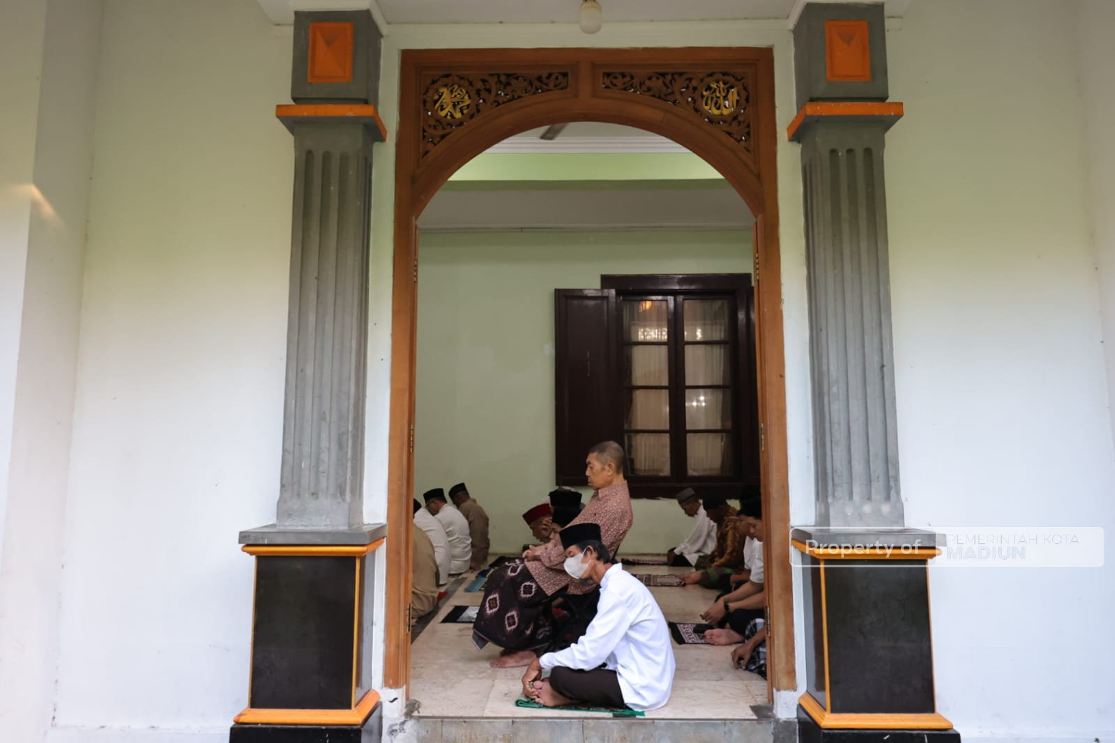 Salat Iduladha di Masjid Baitul Hakim, Plt Wali Kota Madiun Ajak Perkuat Gotong Royong dan Kebersamaan