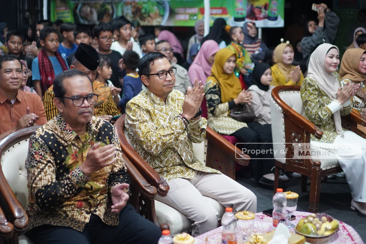 Hadiri Puncak Bersih Desa Madiun Lor, Plt Wali Kota Apresiasi Kreativitas Warga