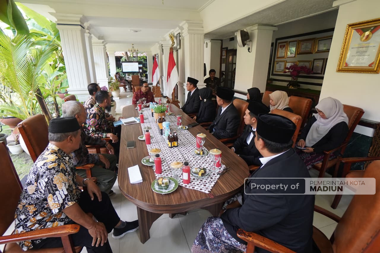 Terima Audiensi Kementerian Haji dan Umrah, Plt Wali Kota Dorong Peningkatan Daya Saing UMKM Lokal Menuju Ekosistem Haji dan Umrah