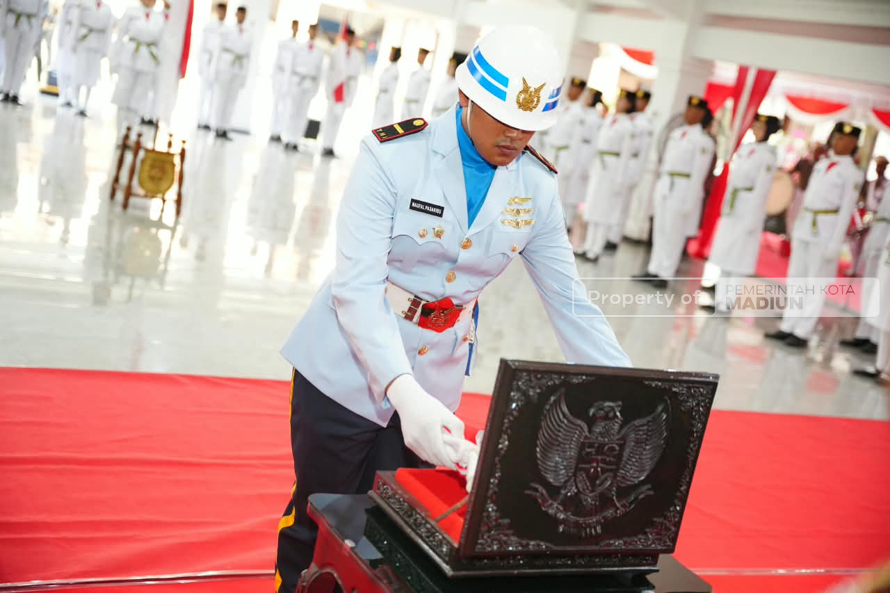 62 Paskibraka Kota Madiun Resmi Dikukuhkan, Plt Wali Kota Tekankan Tugas Mengawal Perjuangan Bangsa