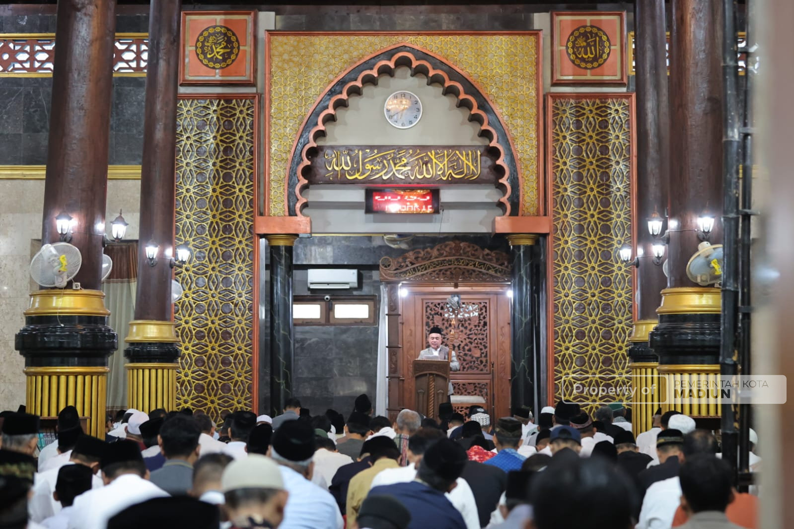 Salat Iduladha di Masjid Baitul Hakim, Plt Wali Kota Madiun Ajak Perkuat Gotong Royong dan Kebersamaan