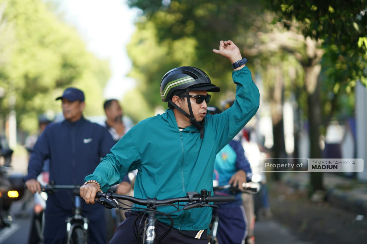 Tinjau Kawasan Perbatasan, Plt Wali Kota Madiun Tekankan Kualitas Infrastruktur Penunjang Ekonomi saat Gowes Pagi