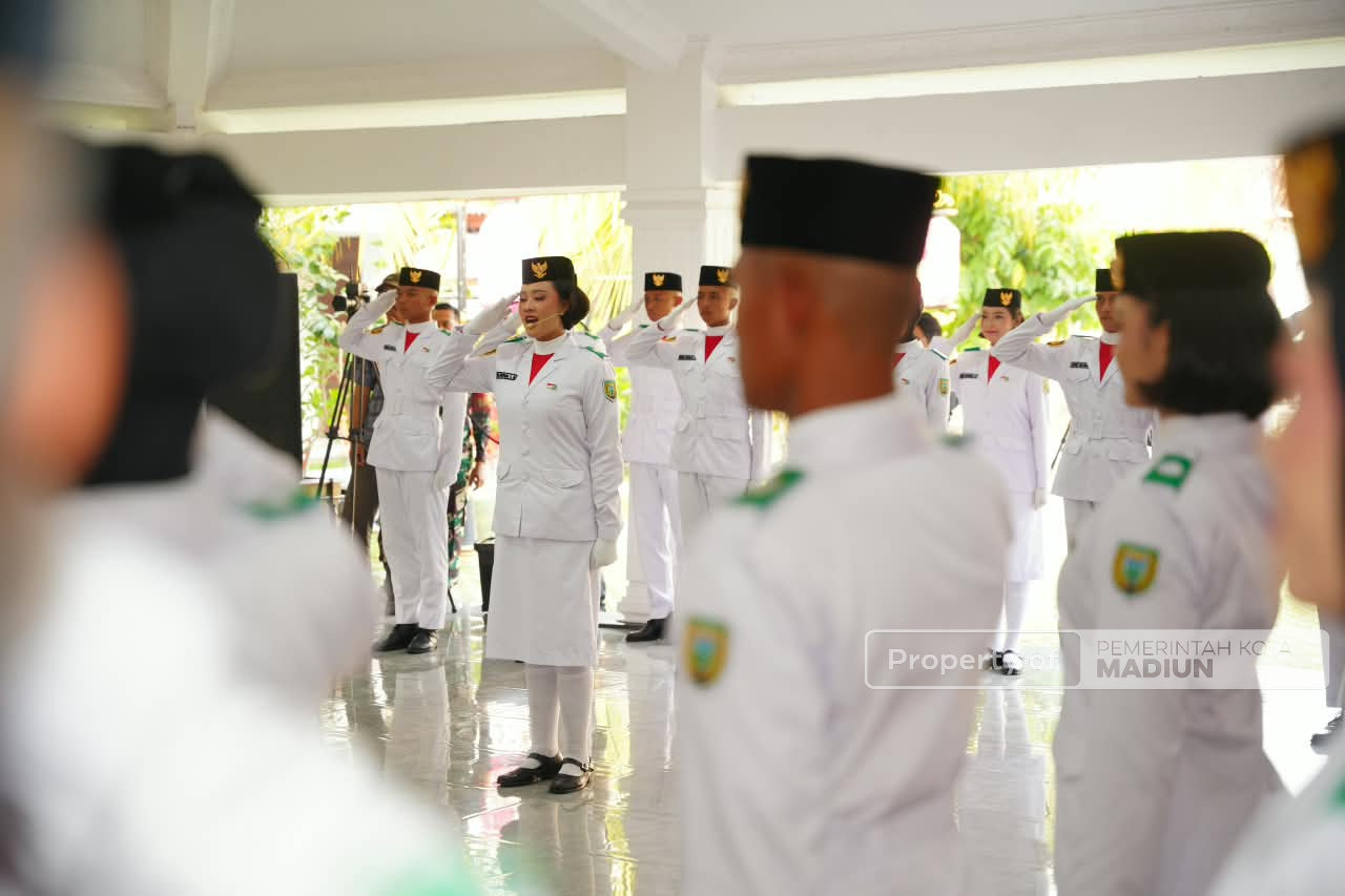 62 Paskibraka Kota Madiun Resmi Dikukuhkan, Plt Wali Kota Tekankan Tugas Mengawal Perjuangan Bangsa