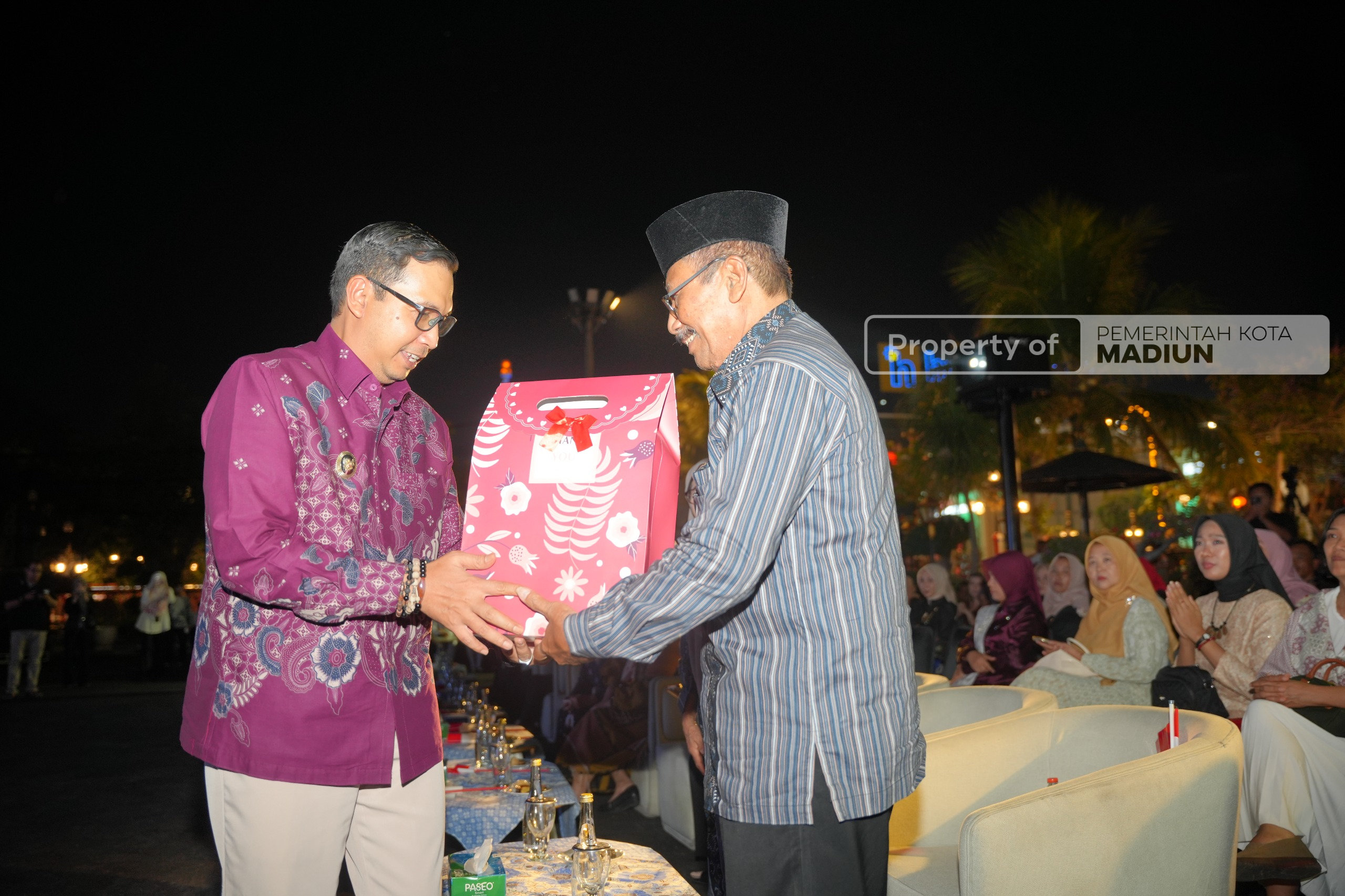 Malam Kenegaraan di Kota Madiun, Plt Wali Kota Ajak Perkuat Gotong Royong dan Peduli Sesama