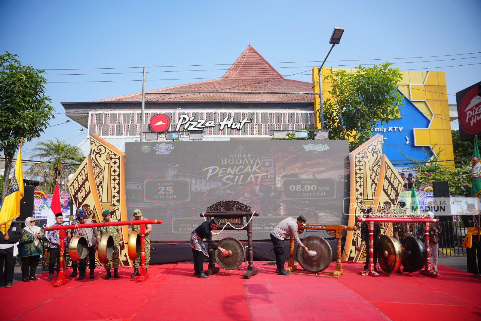 Berlangsung Sukses, Plt Wali Kota Targetkan Kirab Budaya Pencak Silat Tahun Depan Bertaraf Nasional