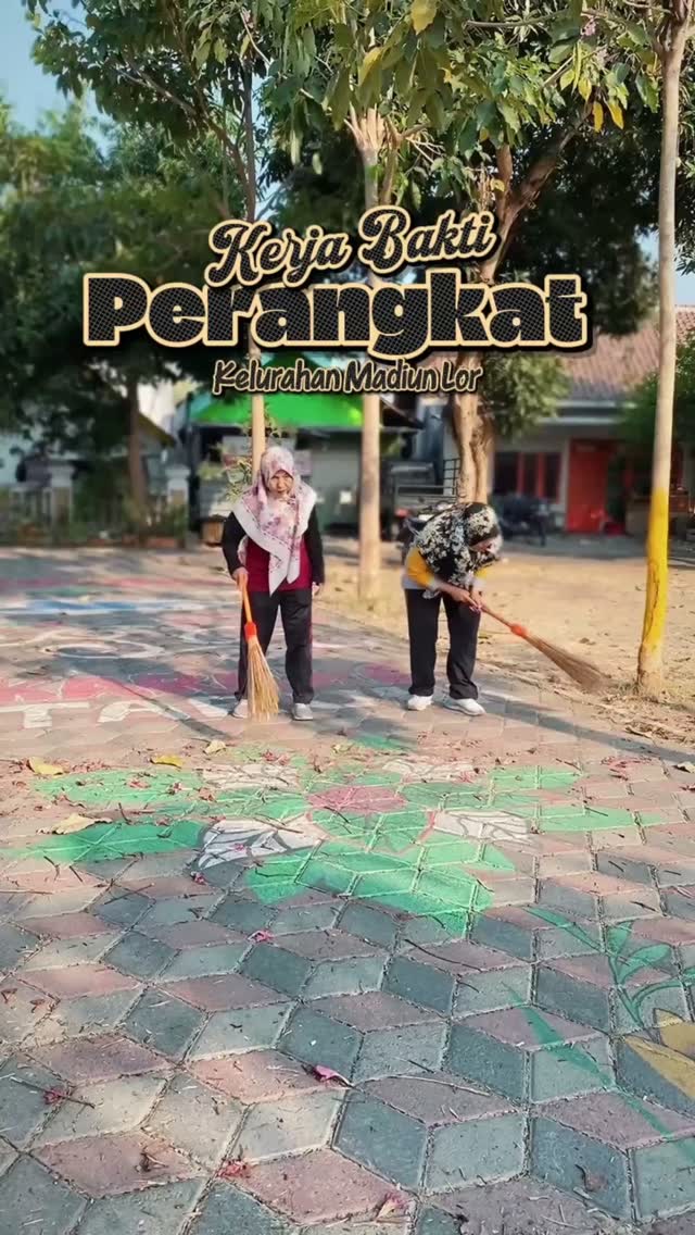 Jumat (02/10), pagi diawali dengan kegiatan kerja bakti bersama seluruh perangkat Kelurahan di RTH Candi Sewu. Ibu Lurah...