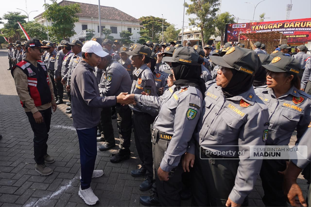 Perkuat Perlindungan Masyarakat, Plt Wali Kota Madiun Dorong Satlinmas Sigap Hadapi Kondisi Darurat