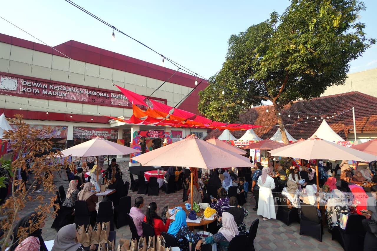 Buka Teras Kriya 2026, Plt Wali Kota Ajak UMKM Bersiap Dukung Kota Pariwisata