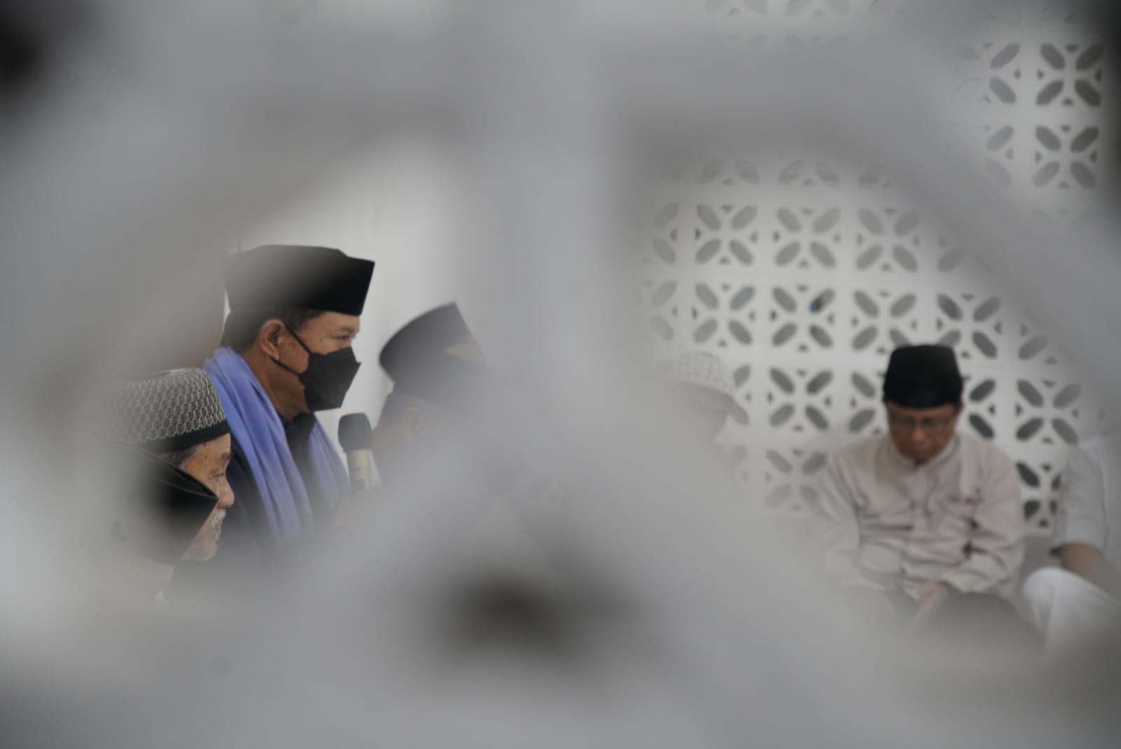 Shalat Berjamaah Di Masjid Abu Bakar, Wali Kota Imbau Warga Ikut Jaga Kondusifitas Jelang Lebaran
