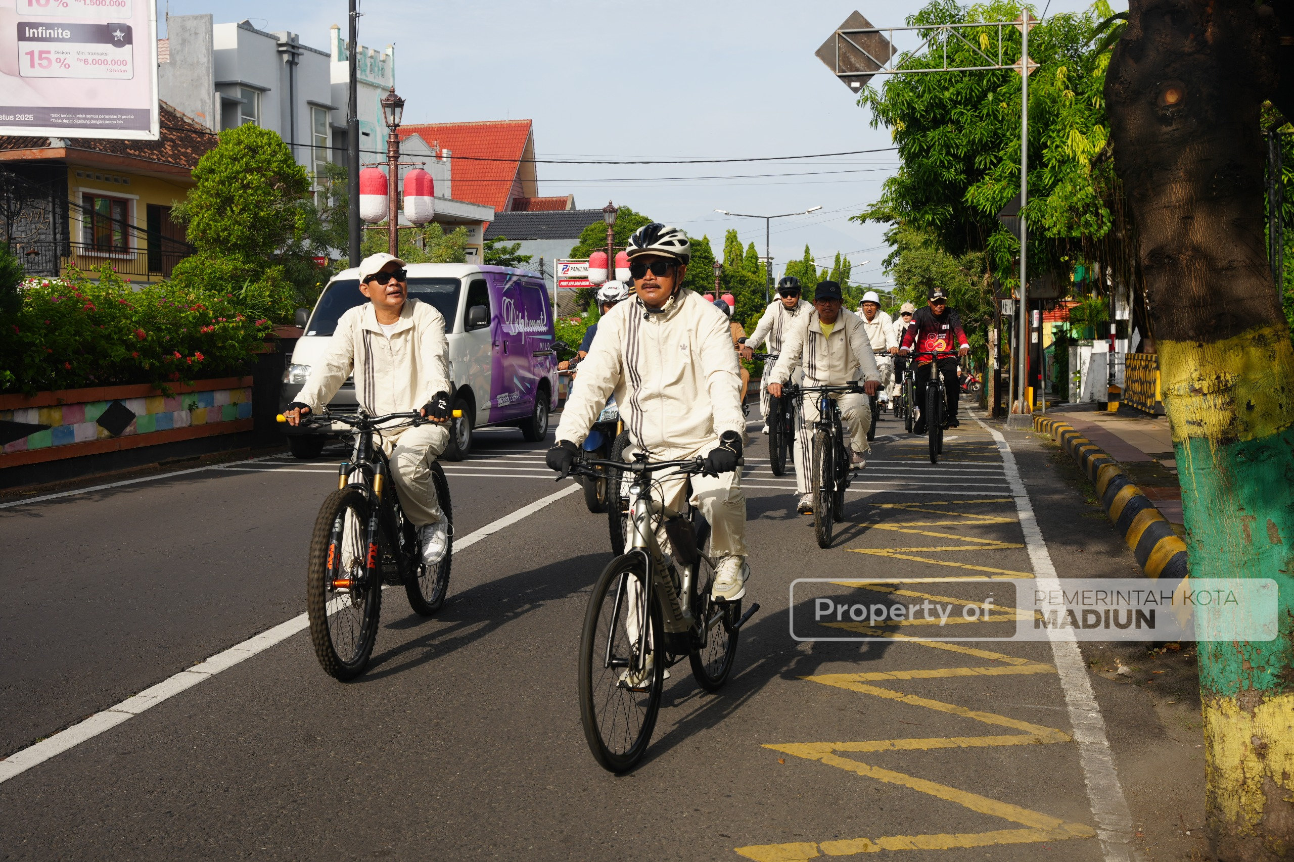 Cek Estetika Kota Melalui Gowes Bersama, Wali Kota Juga Tandai Tiang Provider Bermasalah