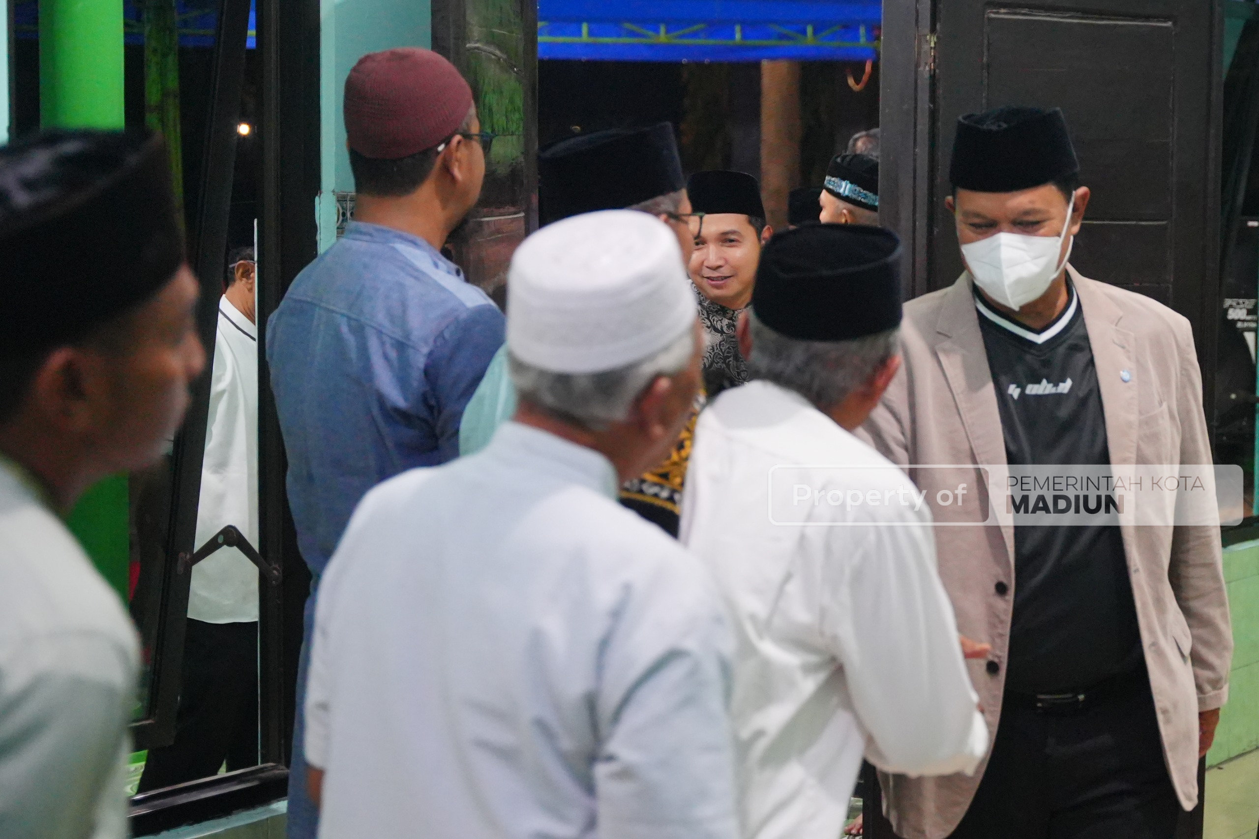 Mempererat Silaturahmi, Wali Kota Madiun Safari Salat Isya di Kelurahan Winongo