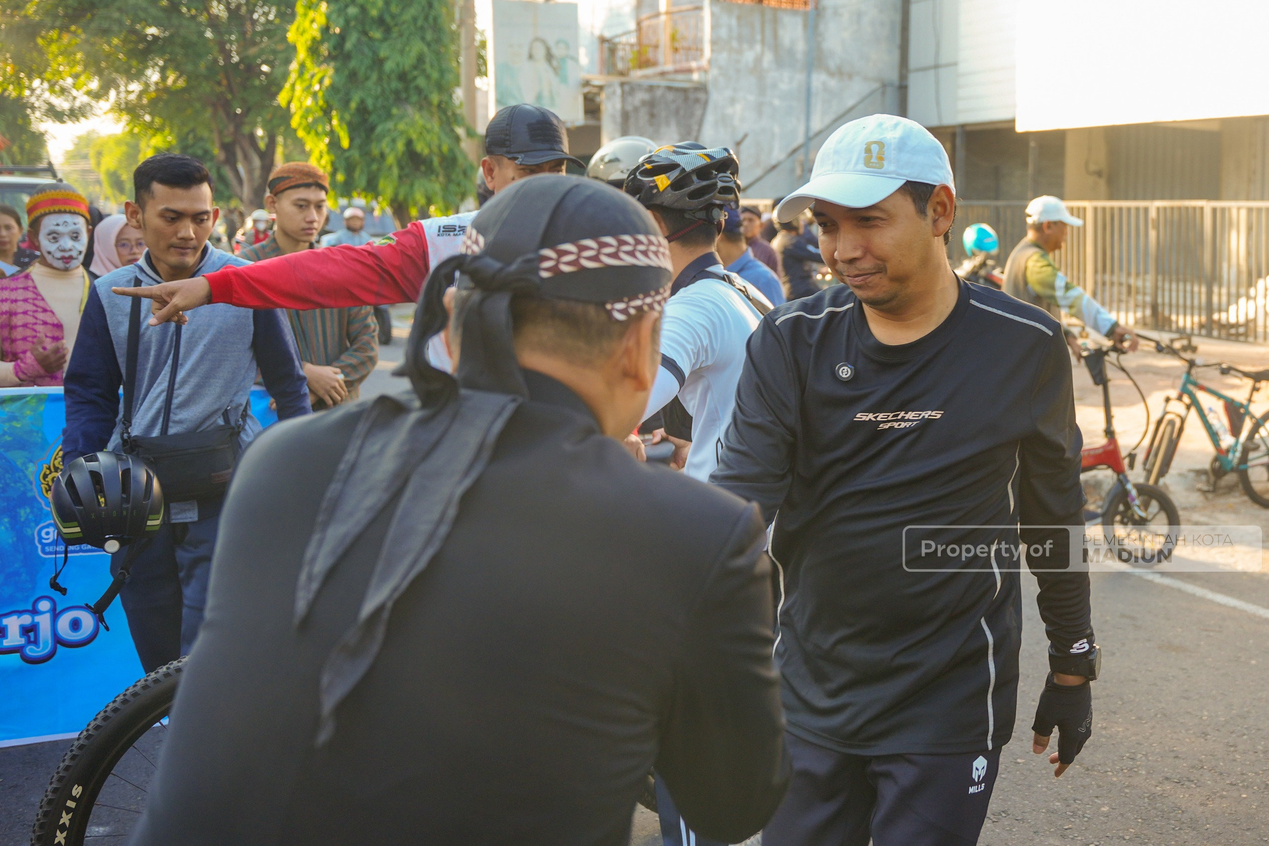 Plt Wali Kota Madiun Tegaskan Komitmen Lestarikan Budaya saat Berangkatkan Kirab Bersih Desa Kartoharjo