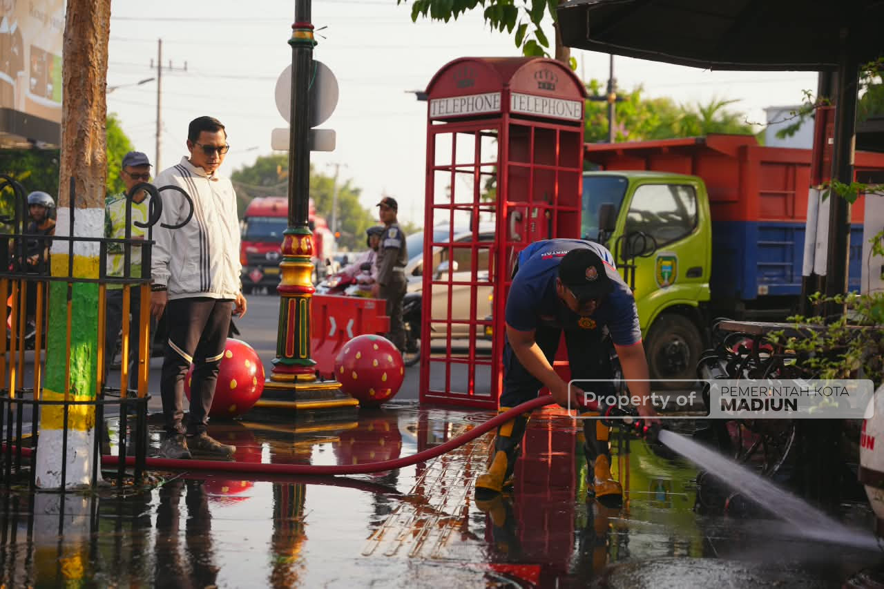 Pimpin Apel Gerakan Jumat Bersih, Plt Wali Kota Tekankan Kebersihan Kota