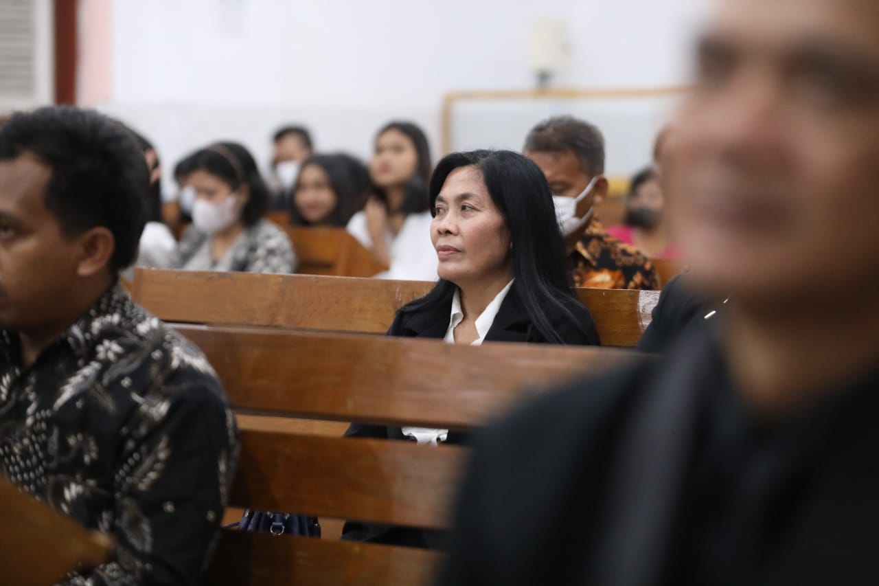 Hadiri Pelantikan Pengurus PGIS Madiun, Wali Kota Beri Selamat Kepada Jemaat