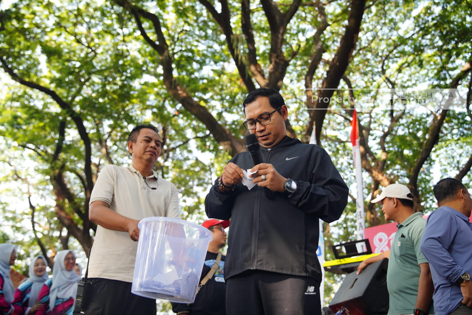Plt Wali Kota Madiun Perkuat Sinergi BUMD Lewat Jalan Santai HUT ke-81 RI