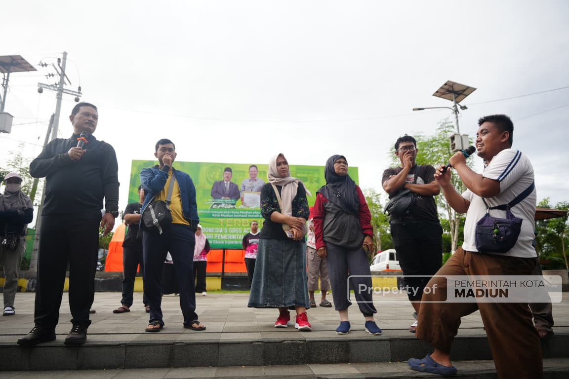 Wali Kota Madiun Lakukan Pembinaan, Tegaskan Penataan Pedagang Taman Bantaran Menuju Kawasan Strategis 2026
