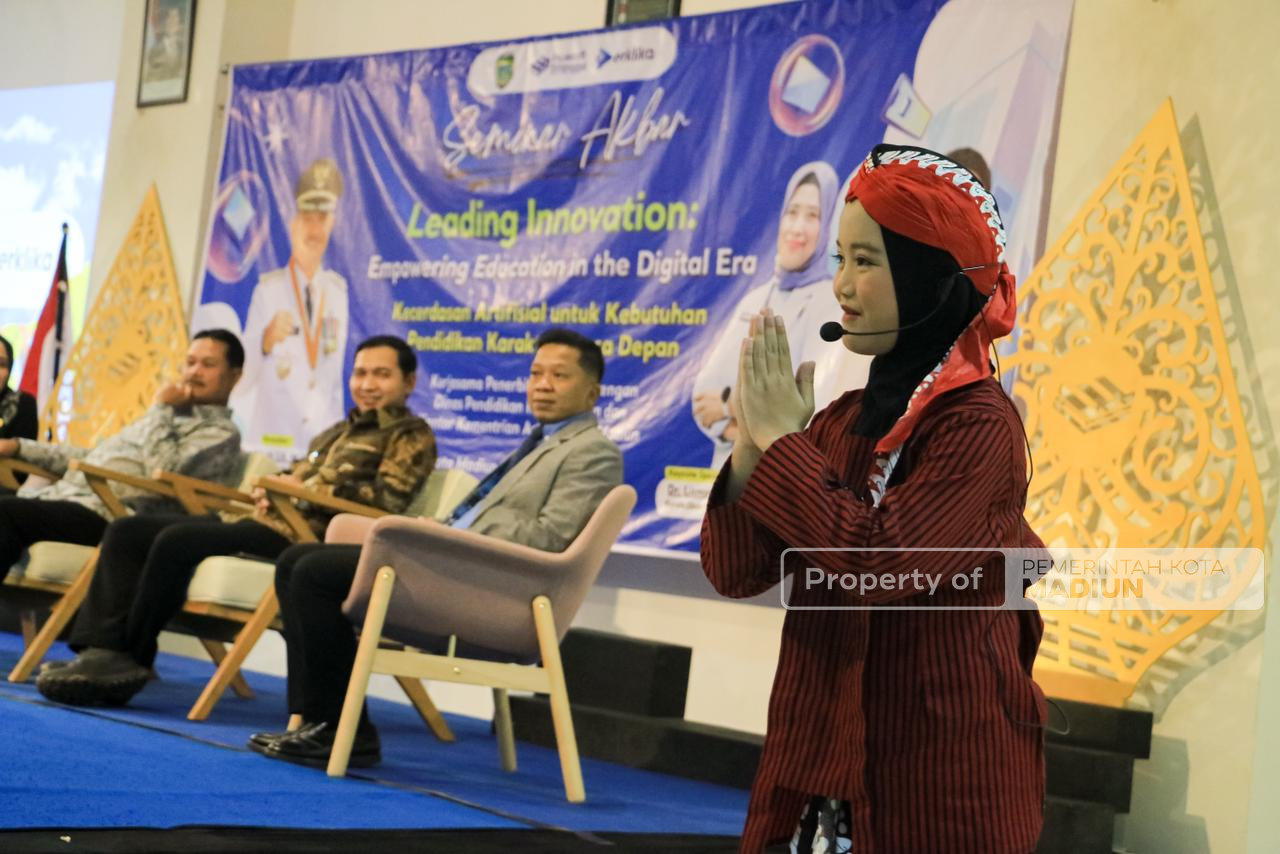Jadi Narasumber Seminar Akbar, Wali Kota Madiun Tekankan Penguatan Pendidikan Karakter di Era Digitalisasi