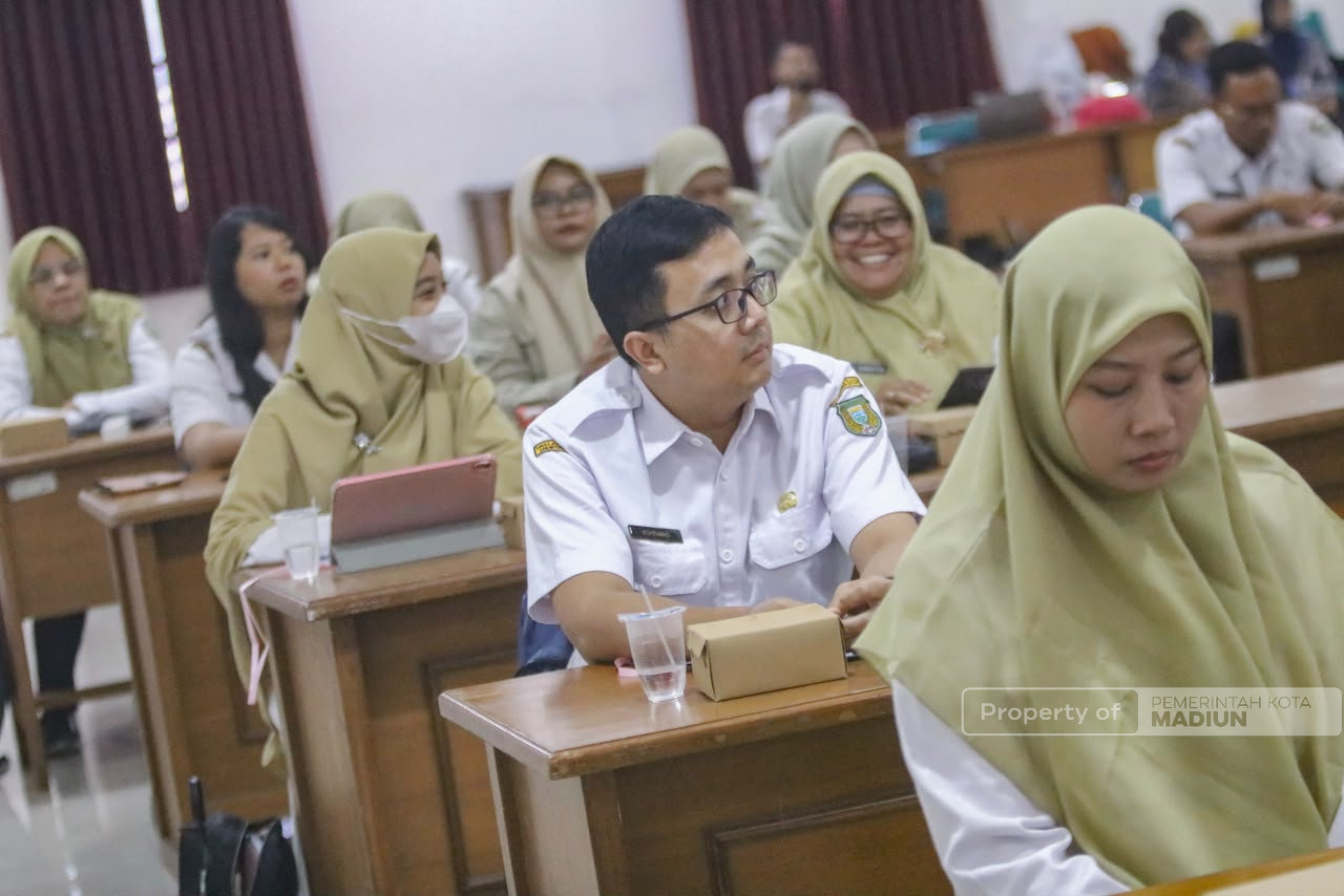 Buka Pelatihan Bahasa Inggris Bagi Aparatur, Plt Wali Kota Ingin ke Depan Juga Bahasa Mandarin