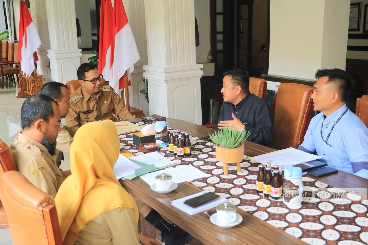 Gelar Audiensi, Plt Wali Kota Madiun Bahas Penguatan BPR Kota Madiun