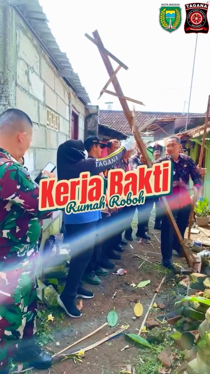 Kerja bakti membersihkan rumah roboh yang dikontrak oleh Ibu Selviati yang beralamat di Jl. Perintis Kemerdekaan Gg. 1/4...